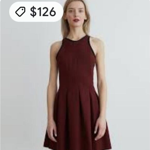 LULULEMON BURGANDY SLEEVELESS FIT FLARE ZIP BACK DRESS SIZE SMALL - Picture 1 of 8